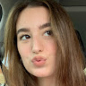 Meet your Posher, Caroline